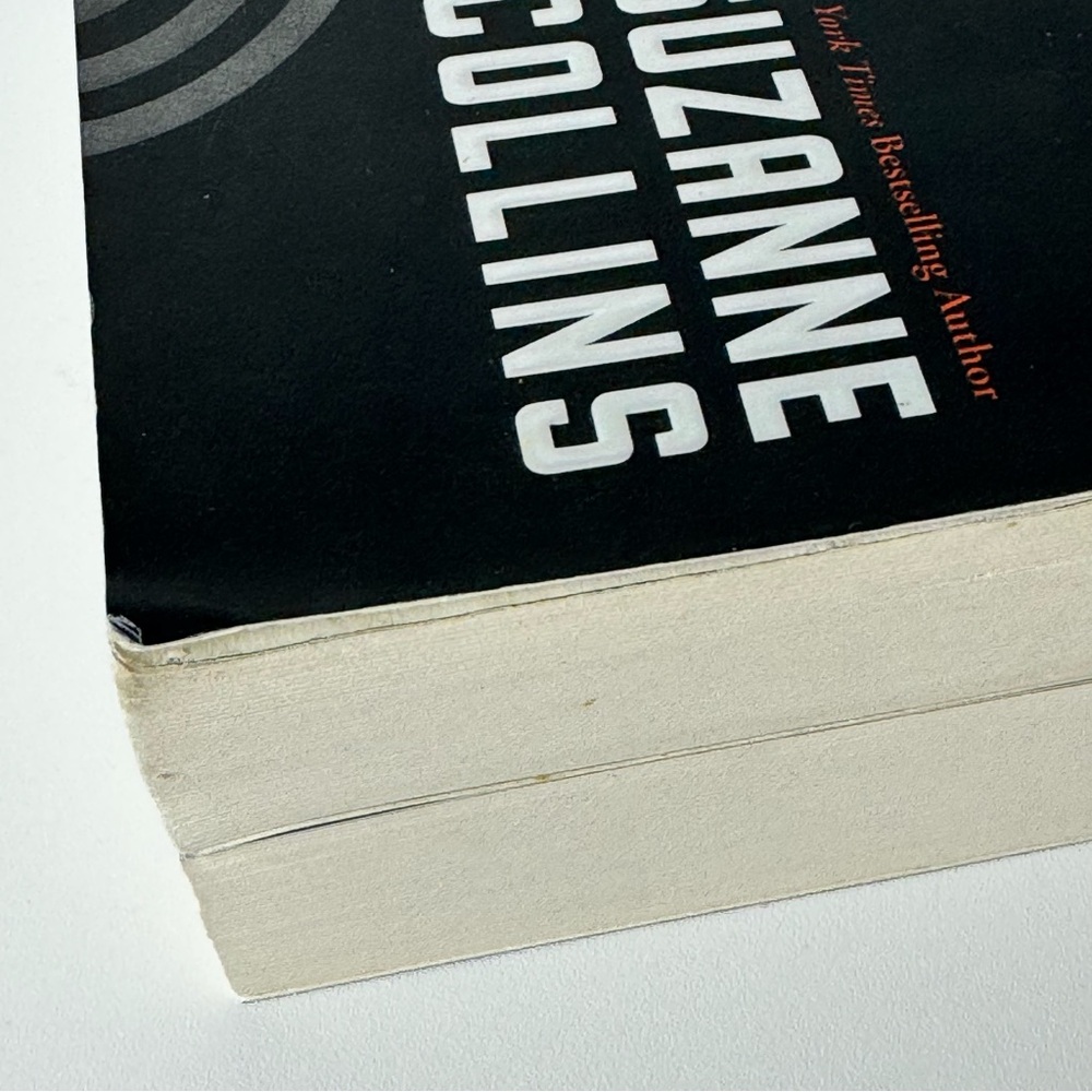 The Hunger Games Series - Mockingjay and The Hunger Games Books - Picture 5 of 5